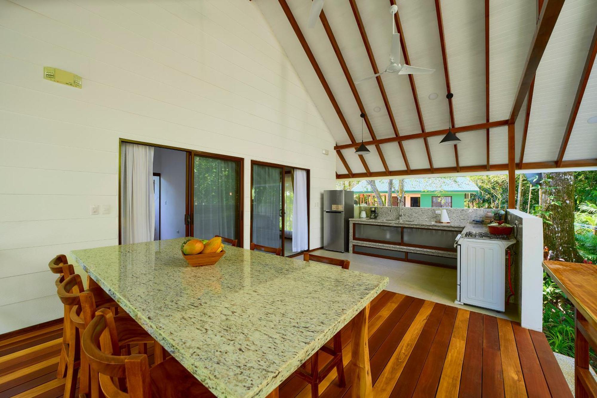 Casa Coki - Modern Villa Pool Steps From The Beach Puerto Viejo de Talamanca 外观 照片